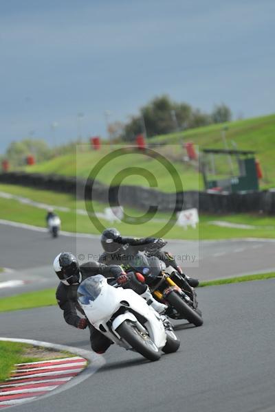 Motorcycle action photographs;Trackday digital images;event digital images;eventdigitalimages;no limits trackday;oulton park;oulton park circuit cheshire;oulton park photographs;peter wileman photography;trackday;trackday photos