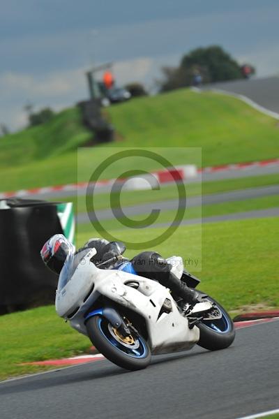 Motorcycle action photographs;Trackday digital images;event digital images;eventdigitalimages;no limits trackday;oulton park;oulton park circuit cheshire;oulton park photographs;peter wileman photography;trackday;trackday photos