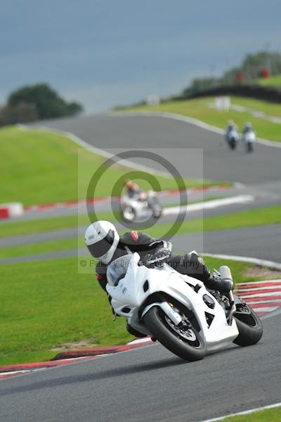 Motorcycle action photographs;Trackday digital images;event digital images;eventdigitalimages;no limits trackday;oulton park;oulton park circuit cheshire;oulton park photographs;peter wileman photography;trackday;trackday photos