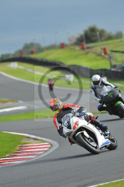 Motorcycle action photographs;Trackday digital images;event digital images;eventdigitalimages;no limits trackday;oulton park;oulton park circuit cheshire;oulton park photographs;peter wileman photography;trackday;trackday photos