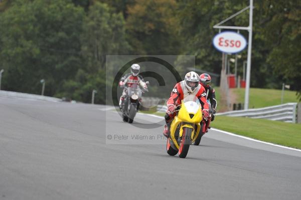 Motorcycle action photographs;Trackday digital images;event digital images;eventdigitalimages;no limits trackday;oulton park;oulton park circuit cheshire;oulton park photographs;peter wileman photography;trackday;trackday photos