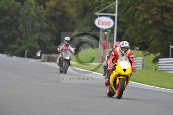 Motorcycle action photographs;Trackday digital images;event digital images;eventdigitalimages;no limits trackday;oulton park;oulton park circuit cheshire;oulton park photographs;peter wileman photography;trackday;trackday photos