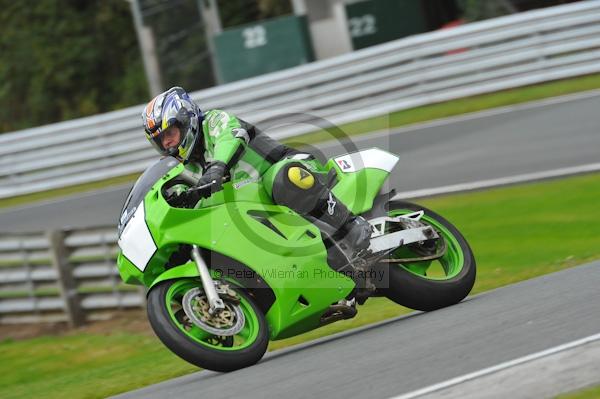 Motorcycle action photographs;Trackday digital images;event digital images;eventdigitalimages;no limits trackday;oulton park;oulton park circuit cheshire;oulton park photographs;peter wileman photography;trackday;trackday photos