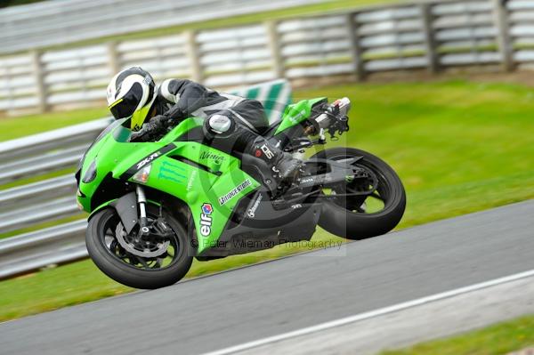 Motorcycle action photographs;Trackday digital images;event digital images;eventdigitalimages;no limits trackday;oulton park;oulton park circuit cheshire;oulton park photographs;peter wileman photography;trackday;trackday photos