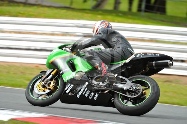 Motorcycle action photographs;Trackday digital images;event digital images;eventdigitalimages;no limits trackday;oulton park;oulton park circuit cheshire;oulton park photographs;peter wileman photography;trackday;trackday photos