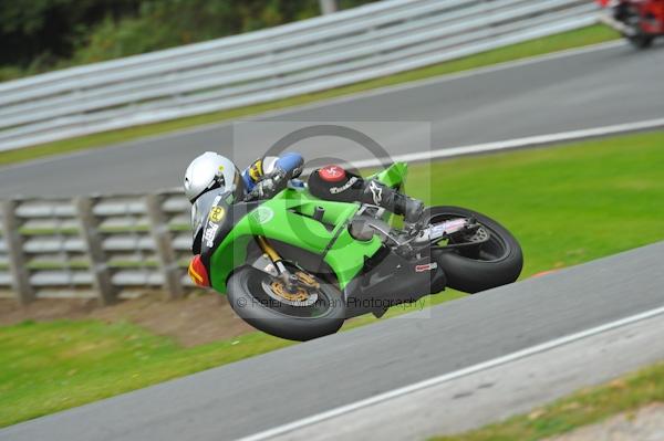 Motorcycle action photographs;Trackday digital images;event digital images;eventdigitalimages;no limits trackday;oulton park;oulton park circuit cheshire;oulton park photographs;peter wileman photography;trackday;trackday photos