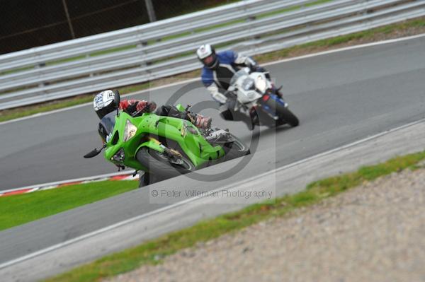 Motorcycle action photographs;Trackday digital images;event digital images;eventdigitalimages;no limits trackday;oulton park;oulton park circuit cheshire;oulton park photographs;peter wileman photography;trackday;trackday photos