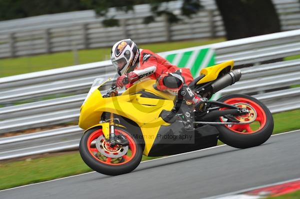 Motorcycle action photographs;Trackday digital images;event digital images;eventdigitalimages;no limits trackday;oulton park;oulton park circuit cheshire;oulton park photographs;peter wileman photography;trackday;trackday photos