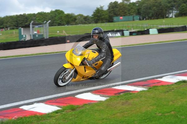 Motorcycle action photographs;Trackday digital images;event digital images;eventdigitalimages;no limits trackday;oulton park;oulton park circuit cheshire;oulton park photographs;peter wileman photography;trackday;trackday photos