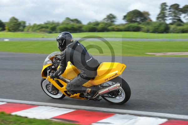 Motorcycle action photographs;Trackday digital images;event digital images;eventdigitalimages;no limits trackday;oulton park;oulton park circuit cheshire;oulton park photographs;peter wileman photography;trackday;trackday photos