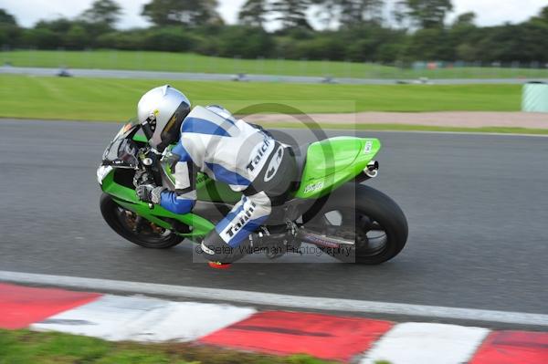 Motorcycle action photographs;Trackday digital images;event digital images;eventdigitalimages;no limits trackday;oulton park;oulton park circuit cheshire;oulton park photographs;peter wileman photography;trackday;trackday photos