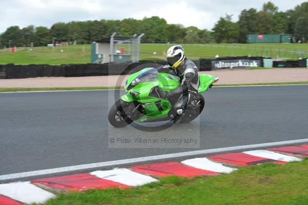 Motorcycle action photographs;Trackday digital images;event digital images;eventdigitalimages;no limits trackday;oulton park;oulton park circuit cheshire;oulton park photographs;peter wileman photography;trackday;trackday photos