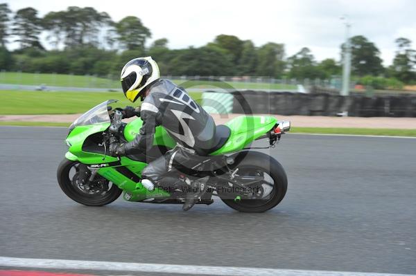 Motorcycle action photographs;Trackday digital images;event digital images;eventdigitalimages;no limits trackday;oulton park;oulton park circuit cheshire;oulton park photographs;peter wileman photography;trackday;trackday photos