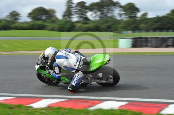 Motorcycle action photographs;Trackday digital images;event digital images;eventdigitalimages;no limits trackday;oulton park;oulton park circuit cheshire;oulton park photographs;peter wileman photography;trackday;trackday photos