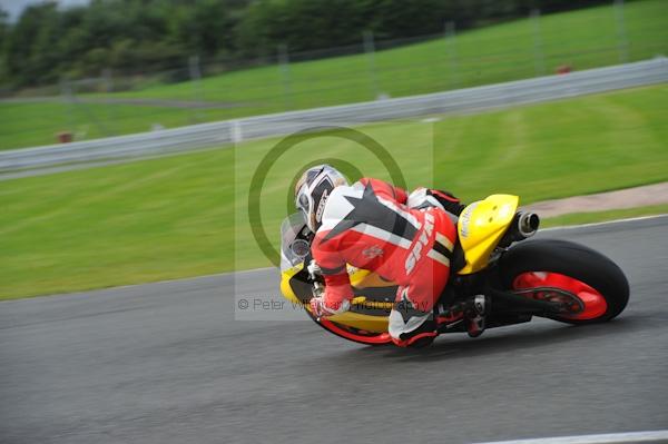 Motorcycle action photographs;Trackday digital images;event digital images;eventdigitalimages;no limits trackday;oulton park;oulton park circuit cheshire;oulton park photographs;peter wileman photography;trackday;trackday photos