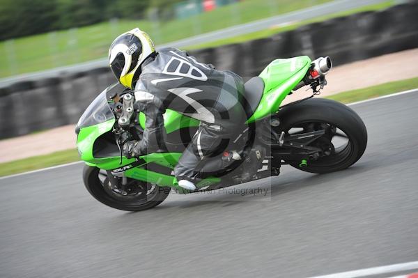 Motorcycle action photographs;Trackday digital images;event digital images;eventdigitalimages;no limits trackday;oulton park;oulton park circuit cheshire;oulton park photographs;peter wileman photography;trackday;trackday photos