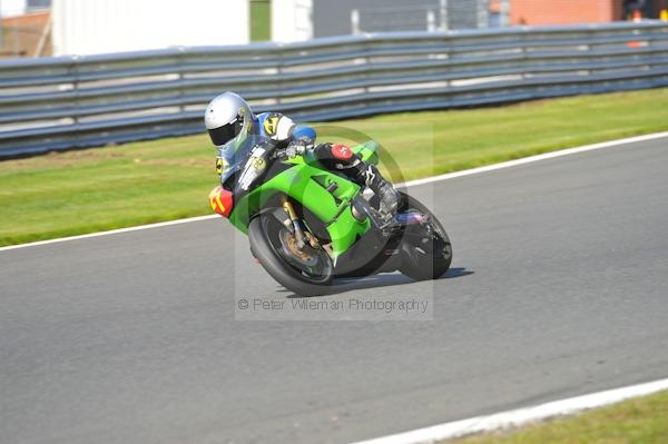 Motorcycle action photographs;Trackday digital images;event digital images;eventdigitalimages;no limits trackday;oulton park;oulton park circuit cheshire;oulton park photographs;peter wileman photography;trackday;trackday photos