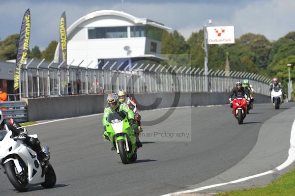 Motorcycle action photographs;Trackday digital images;event digital images;eventdigitalimages;no limits trackday;oulton park;oulton park circuit cheshire;oulton park photographs;peter wileman photography;trackday;trackday photos