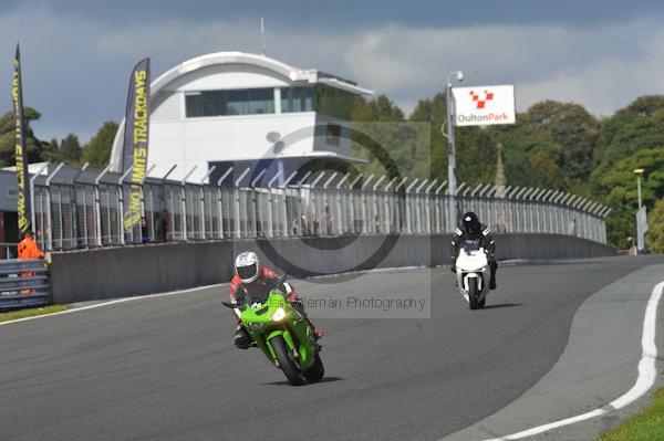 Motorcycle action photographs;Trackday digital images;event digital images;eventdigitalimages;no limits trackday;oulton park;oulton park circuit cheshire;oulton park photographs;peter wileman photography;trackday;trackday photos