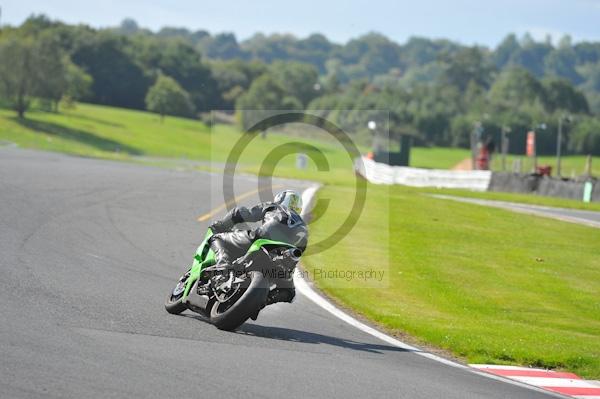 Motorcycle action photographs;Trackday digital images;event digital images;eventdigitalimages;no limits trackday;oulton park;oulton park circuit cheshire;oulton park photographs;peter wileman photography;trackday;trackday photos