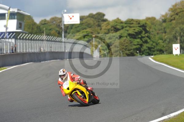 Motorcycle action photographs;Trackday digital images;event digital images;eventdigitalimages;no limits trackday;oulton park;oulton park circuit cheshire;oulton park photographs;peter wileman photography;trackday;trackday photos