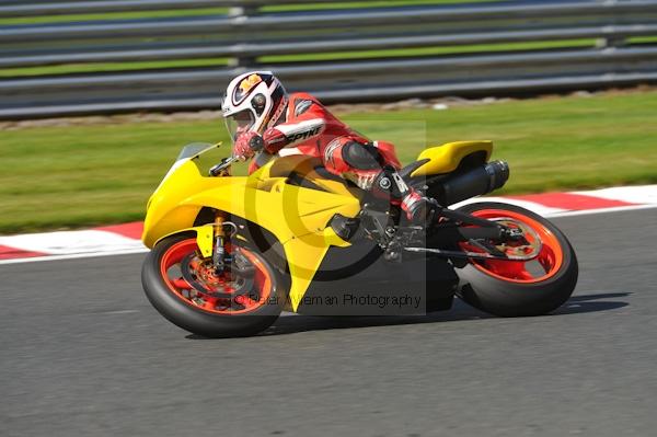 Motorcycle action photographs;Trackday digital images;event digital images;eventdigitalimages;no limits trackday;oulton park;oulton park circuit cheshire;oulton park photographs;peter wileman photography;trackday;trackday photos