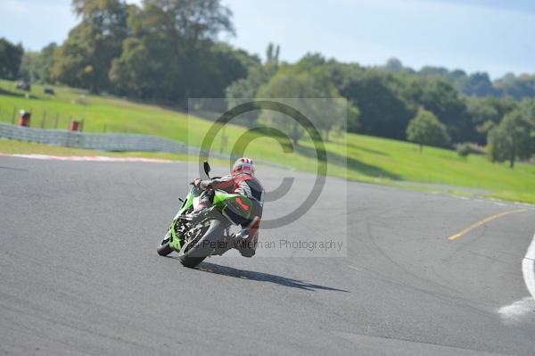 Motorcycle action photographs;Trackday digital images;event digital images;eventdigitalimages;no limits trackday;oulton park;oulton park circuit cheshire;oulton park photographs;peter wileman photography;trackday;trackday photos