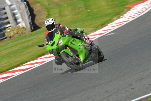 Motorcycle action photographs;Trackday digital images;event digital images;eventdigitalimages;no limits trackday;oulton park;oulton park circuit cheshire;oulton park photographs;peter wileman photography;trackday;trackday photos