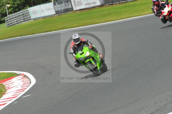 Motorcycle action photographs;Trackday digital images;event digital images;eventdigitalimages;no limits trackday;oulton park;oulton park circuit cheshire;oulton park photographs;peter wileman photography;trackday;trackday photos