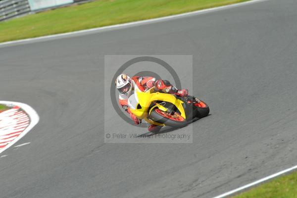 Motorcycle action photographs;Trackday digital images;event digital images;eventdigitalimages;no limits trackday;oulton park;oulton park circuit cheshire;oulton park photographs;peter wileman photography;trackday;trackday photos