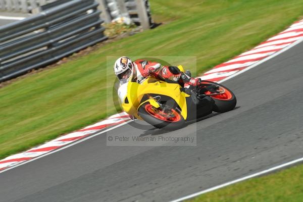 Motorcycle action photographs;Trackday digital images;event digital images;eventdigitalimages;no limits trackday;oulton park;oulton park circuit cheshire;oulton park photographs;peter wileman photography;trackday;trackday photos