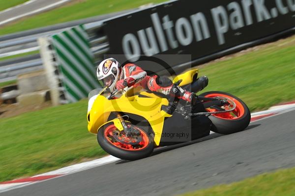 Motorcycle action photographs;Trackday digital images;event digital images;eventdigitalimages;no limits trackday;oulton park;oulton park circuit cheshire;oulton park photographs;peter wileman photography;trackday;trackday photos