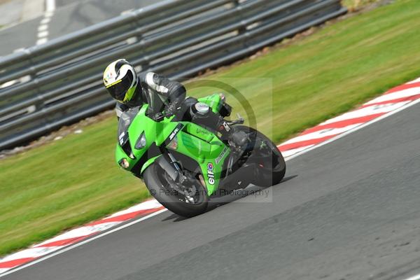 Motorcycle action photographs;Trackday digital images;event digital images;eventdigitalimages;no limits trackday;oulton park;oulton park circuit cheshire;oulton park photographs;peter wileman photography;trackday;trackday photos