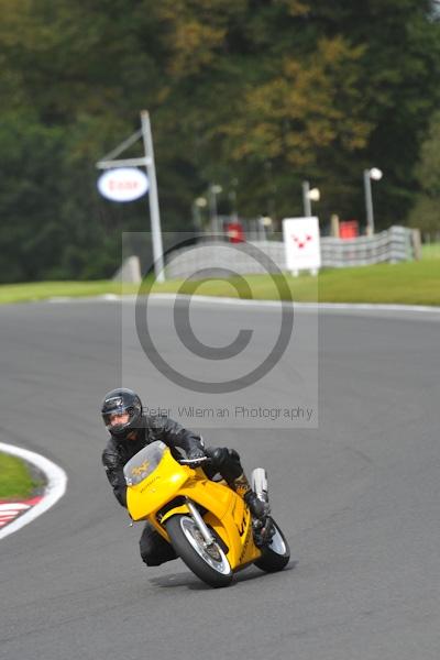 Motorcycle action photographs;Trackday digital images;event digital images;eventdigitalimages;no limits trackday;oulton park;oulton park circuit cheshire;oulton park photographs;peter wileman photography;trackday;trackday photos