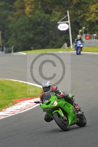 Motorcycle action photographs;Trackday digital images;event digital images;eventdigitalimages;no limits trackday;oulton park;oulton park circuit cheshire;oulton park photographs;peter wileman photography;trackday;trackday photos