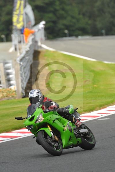 Motorcycle action photographs;Trackday digital images;event digital images;eventdigitalimages;no limits trackday;oulton park;oulton park circuit cheshire;oulton park photographs;peter wileman photography;trackday;trackday photos