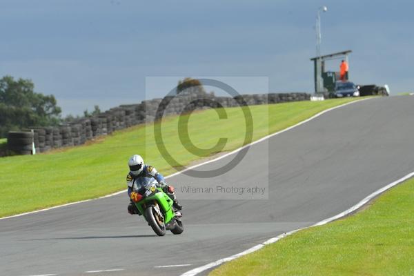 Motorcycle action photographs;Trackday digital images;event digital images;eventdigitalimages;no limits trackday;oulton park;oulton park circuit cheshire;oulton park photographs;peter wileman photography;trackday;trackday photos