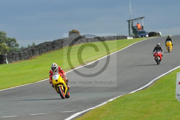 Motorcycle action photographs;Trackday digital images;event digital images;eventdigitalimages;no limits trackday;oulton park;oulton park circuit cheshire;oulton park photographs;peter wileman photography;trackday;trackday photos