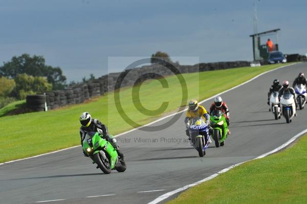 Motorcycle action photographs;Trackday digital images;event digital images;eventdigitalimages;no limits trackday;oulton park;oulton park circuit cheshire;oulton park photographs;peter wileman photography;trackday;trackday photos