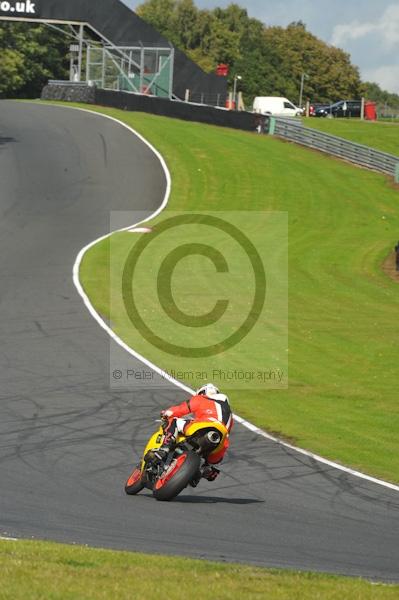 Motorcycle action photographs;Trackday digital images;event digital images;eventdigitalimages;no limits trackday;oulton park;oulton park circuit cheshire;oulton park photographs;peter wileman photography;trackday;trackday photos