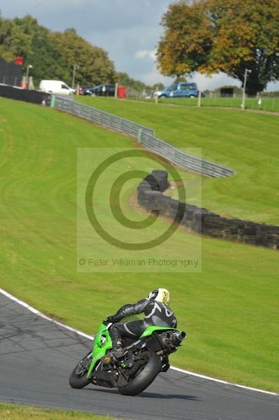 Motorcycle action photographs;Trackday digital images;event digital images;eventdigitalimages;no limits trackday;oulton park;oulton park circuit cheshire;oulton park photographs;peter wileman photography;trackday;trackday photos