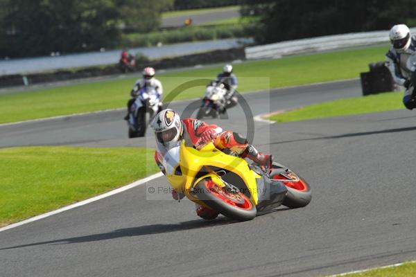 Motorcycle action photographs;Trackday digital images;event digital images;eventdigitalimages;no limits trackday;oulton park;oulton park circuit cheshire;oulton park photographs;peter wileman photography;trackday;trackday photos