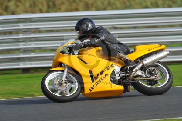 Motorcycle action photographs;Trackday digital images;event digital images;eventdigitalimages;no limits trackday;oulton park;oulton park circuit cheshire;oulton park photographs;peter wileman photography;trackday;trackday photos