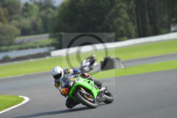 Motorcycle action photographs;Trackday digital images;event digital images;eventdigitalimages;no limits trackday;oulton park;oulton park circuit cheshire;oulton park photographs;peter wileman photography;trackday;trackday photos