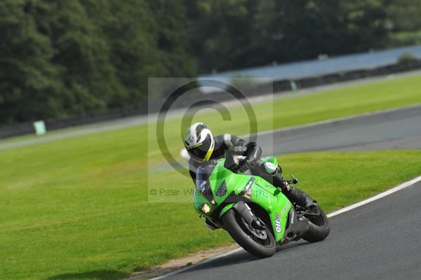 Motorcycle action photographs;Trackday digital images;event digital images;eventdigitalimages;no limits trackday;oulton park;oulton park circuit cheshire;oulton park photographs;peter wileman photography;trackday;trackday photos