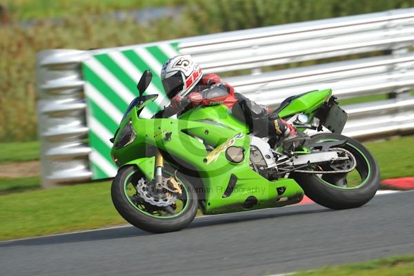 Motorcycle action photographs;Trackday digital images;event digital images;eventdigitalimages;no limits trackday;oulton park;oulton park circuit cheshire;oulton park photographs;peter wileman photography;trackday;trackday photos