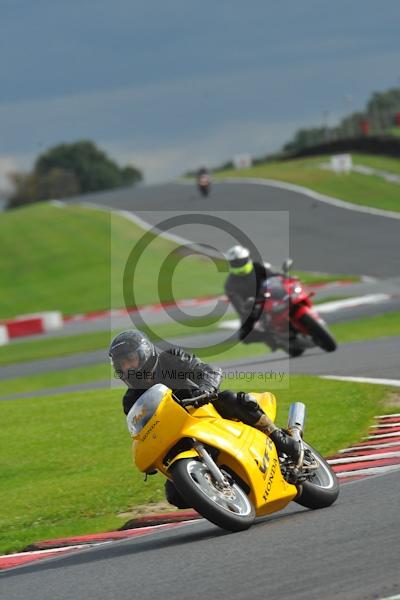 Motorcycle action photographs;Trackday digital images;event digital images;eventdigitalimages;no limits trackday;oulton park;oulton park circuit cheshire;oulton park photographs;peter wileman photography;trackday;trackday photos