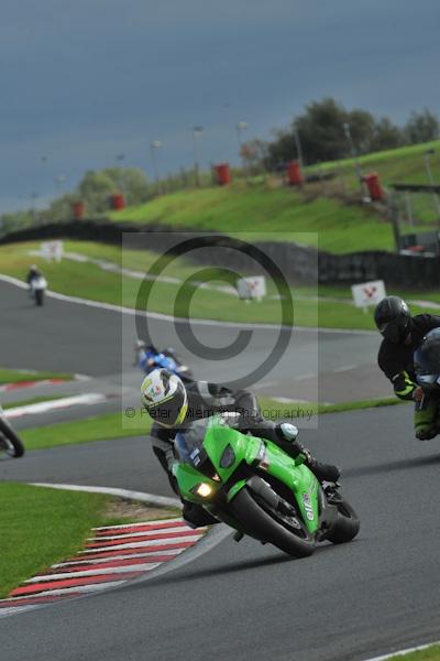 Motorcycle action photographs;Trackday digital images;event digital images;eventdigitalimages;no limits trackday;oulton park;oulton park circuit cheshire;oulton park photographs;peter wileman photography;trackday;trackday photos