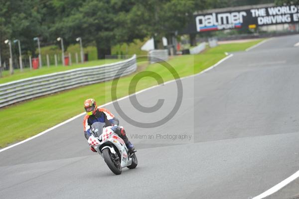 Motorcycle action photographs;Trackday digital images;event digital images;eventdigitalimages;no limits trackday;oulton park;oulton park circuit cheshire;oulton park photographs;peter wileman photography;trackday;trackday photos