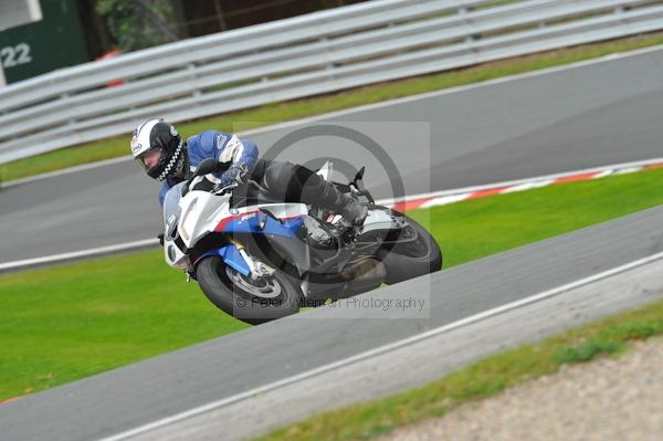 Motorcycle action photographs;Trackday digital images;event digital images;eventdigitalimages;no limits trackday;oulton park;oulton park circuit cheshire;oulton park photographs;peter wileman photography;trackday;trackday photos